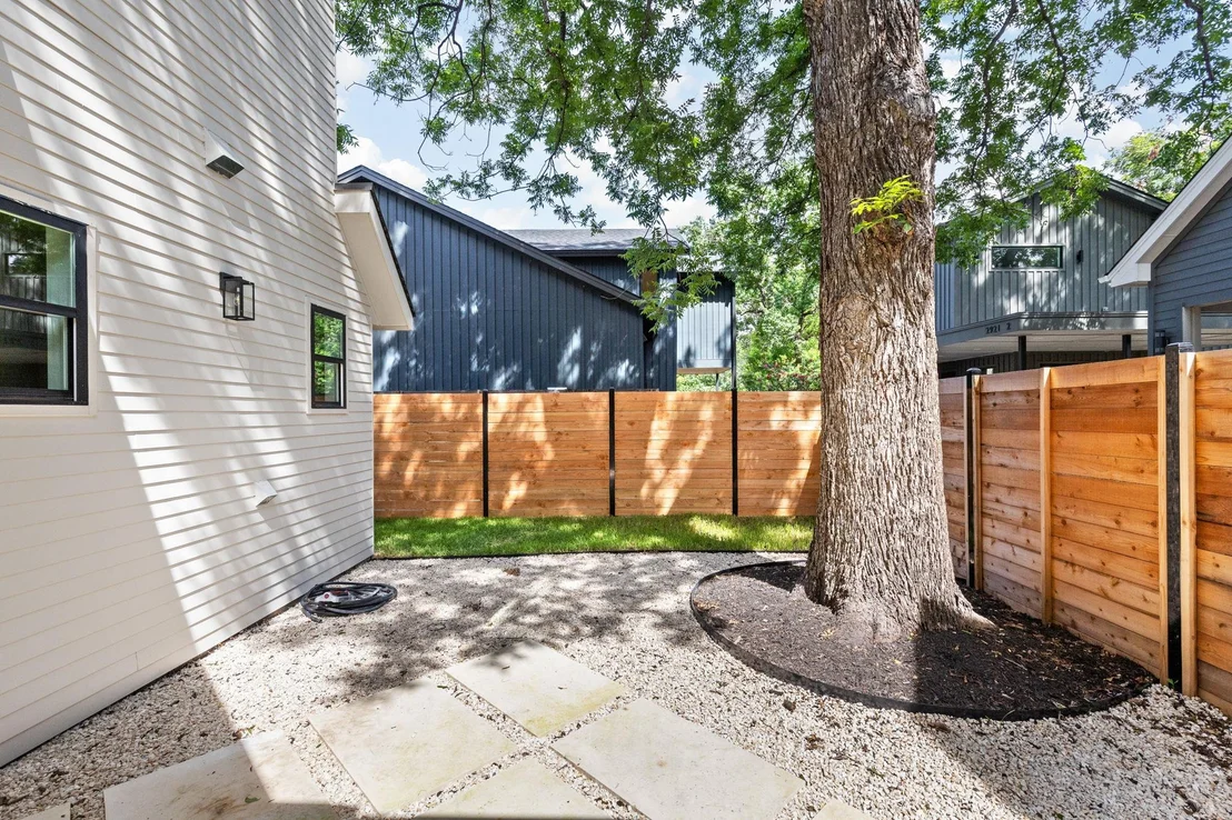 Photo of Unit 1 at 2917 Lyons RD