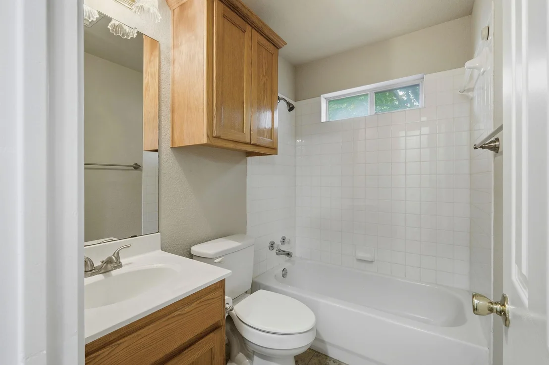 Photo of 3405 Crystal CIR