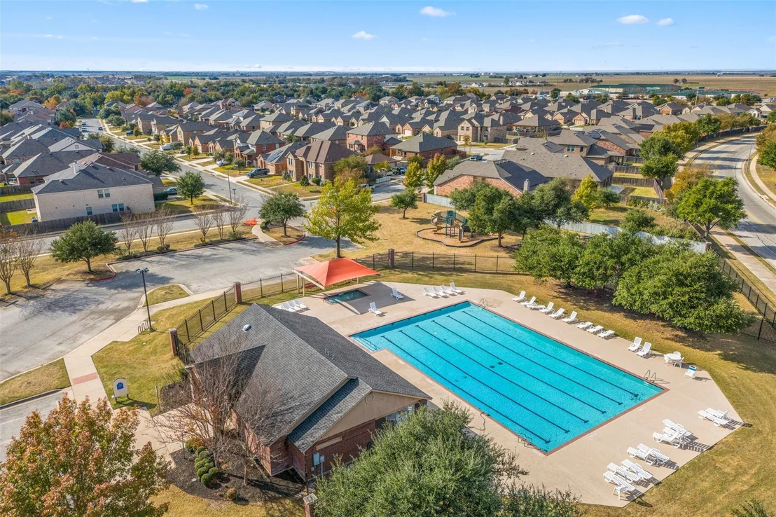 Photo of 910 Yellowstone DR