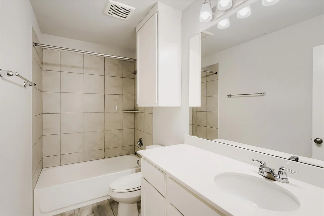 Photo of 1728 Artesian Springs XING