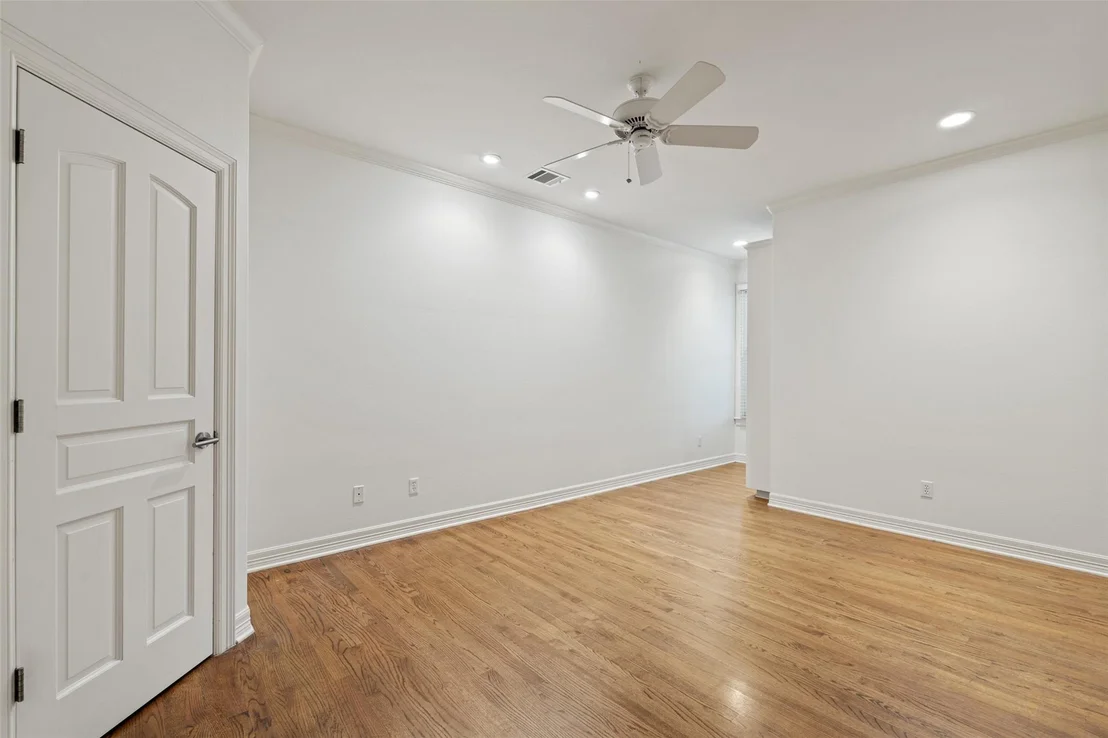 Photo of 127 Roberts CIR