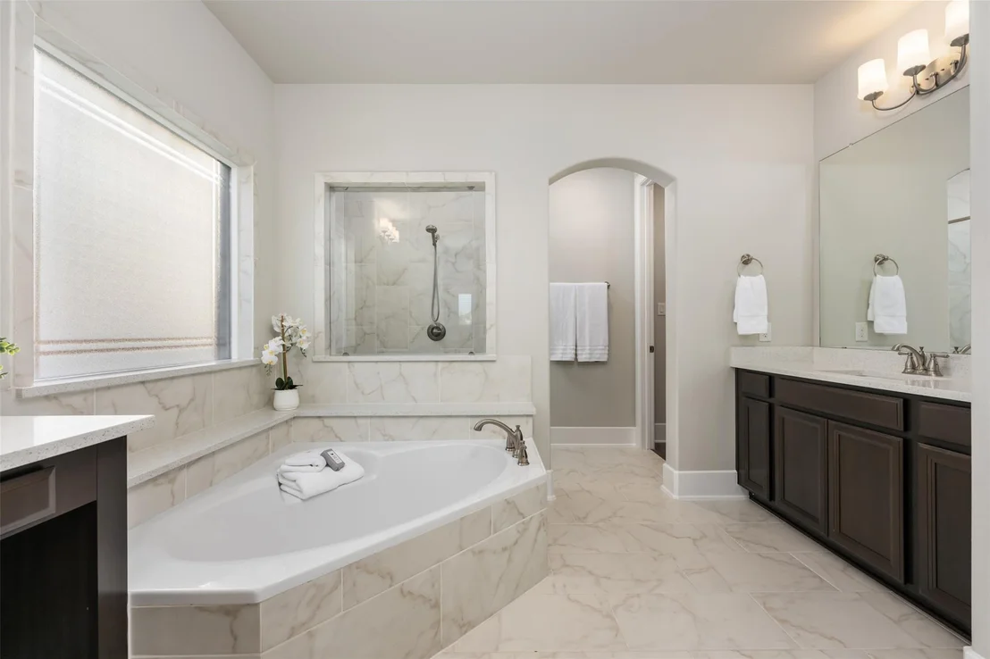 Photo of 2116 Ambling TRL