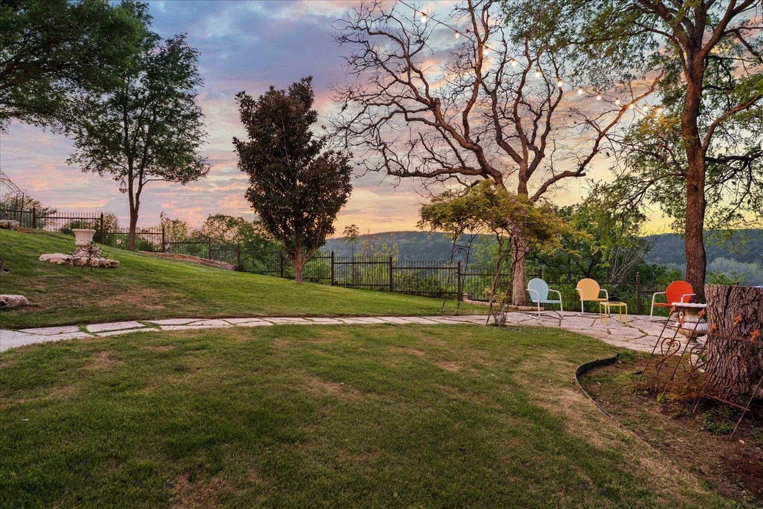 Photo of 2604 Saratoga DR