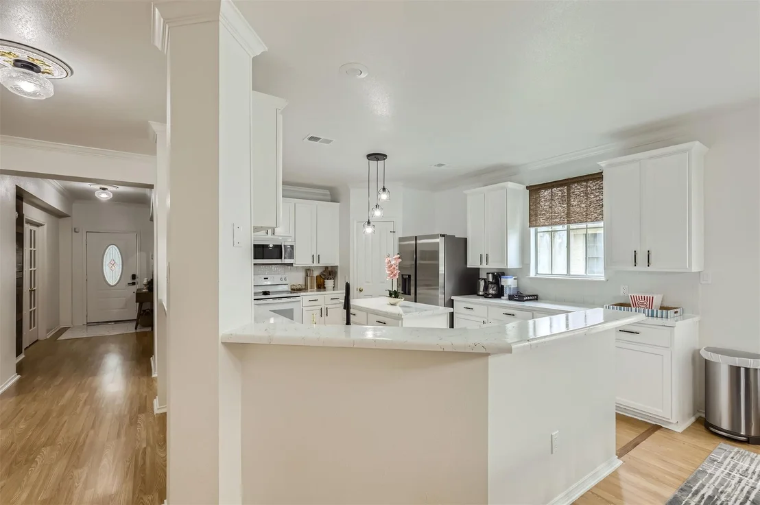 Photo of 1016 Thackeray LN