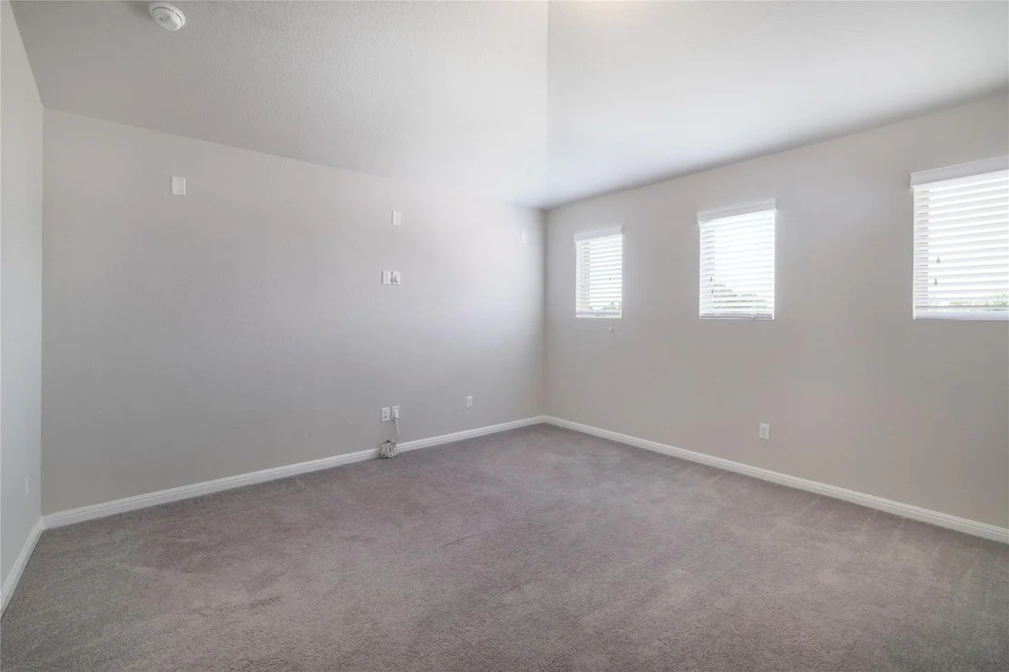 Photo of 1032 Myrna BND