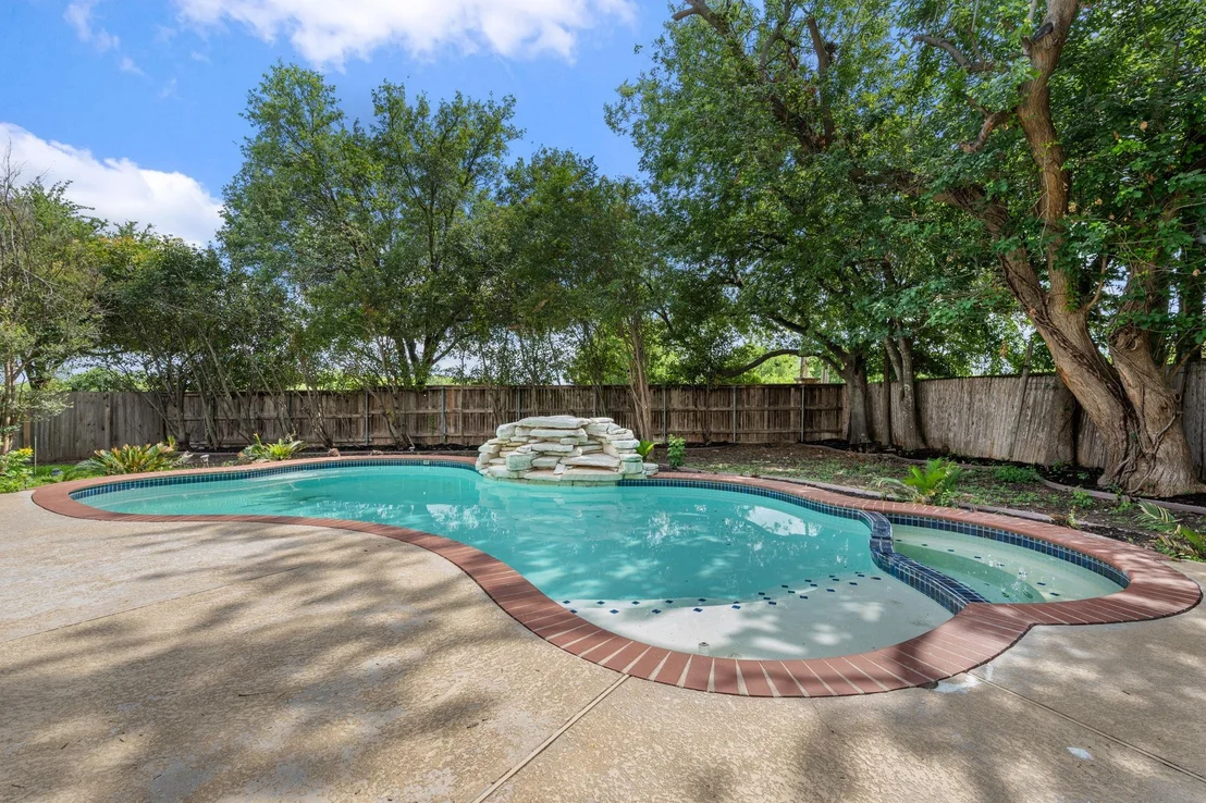 Photo of 1018 Canyon Maple RD