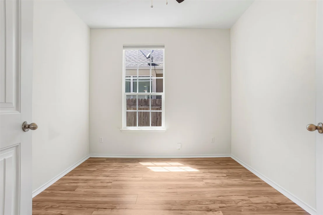 Photo of 128 Holstein ST
