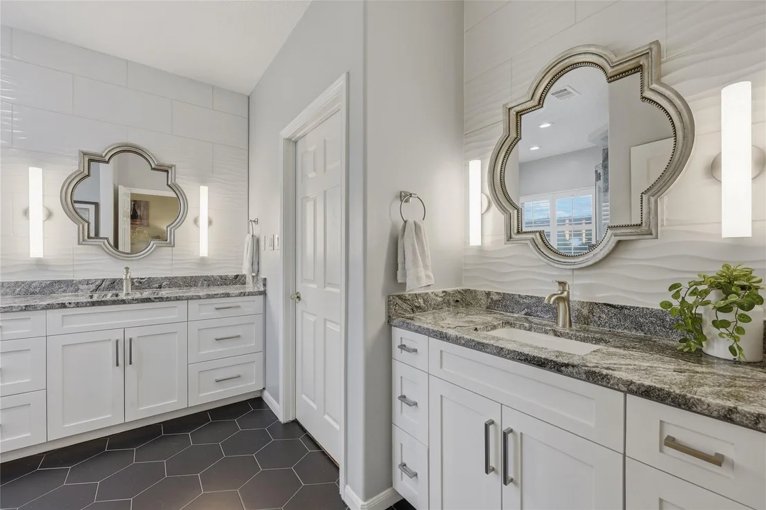 Photo of 10802 Beach RD