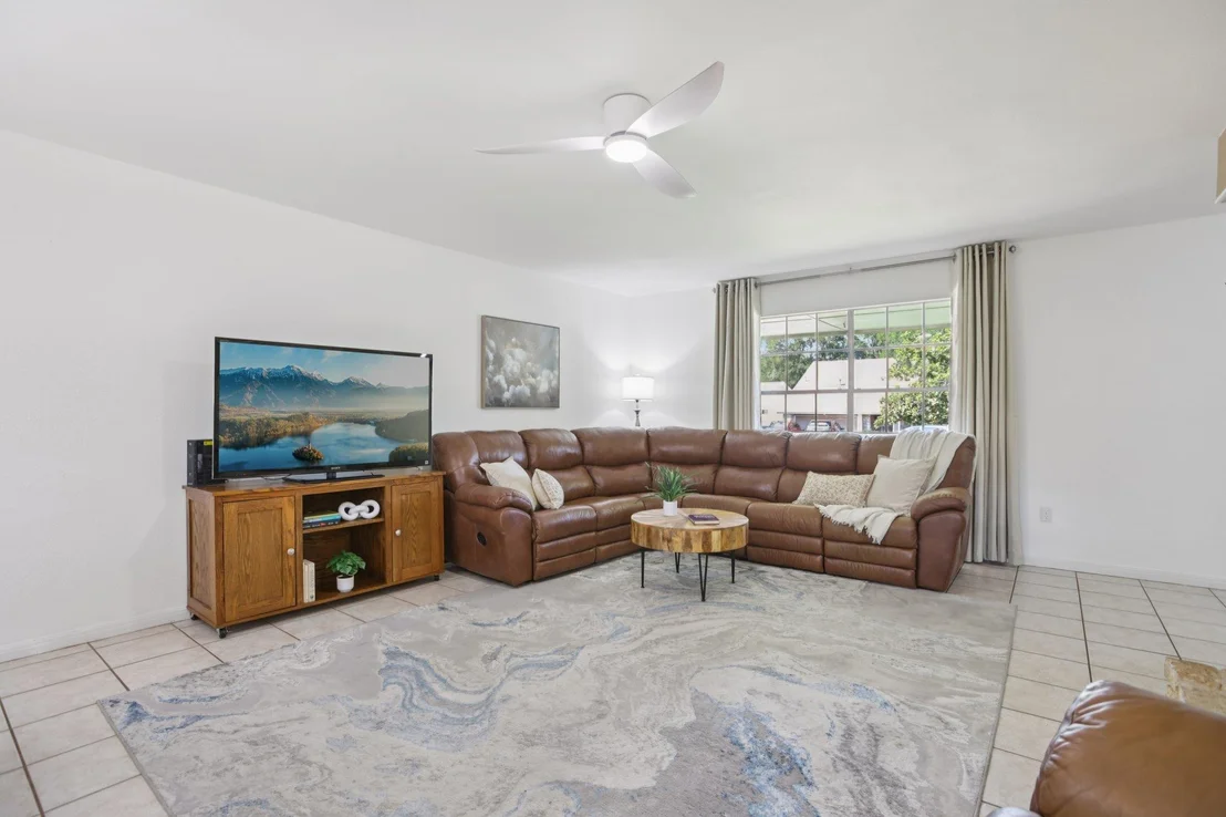 Photo of 4107 Adelphi LN