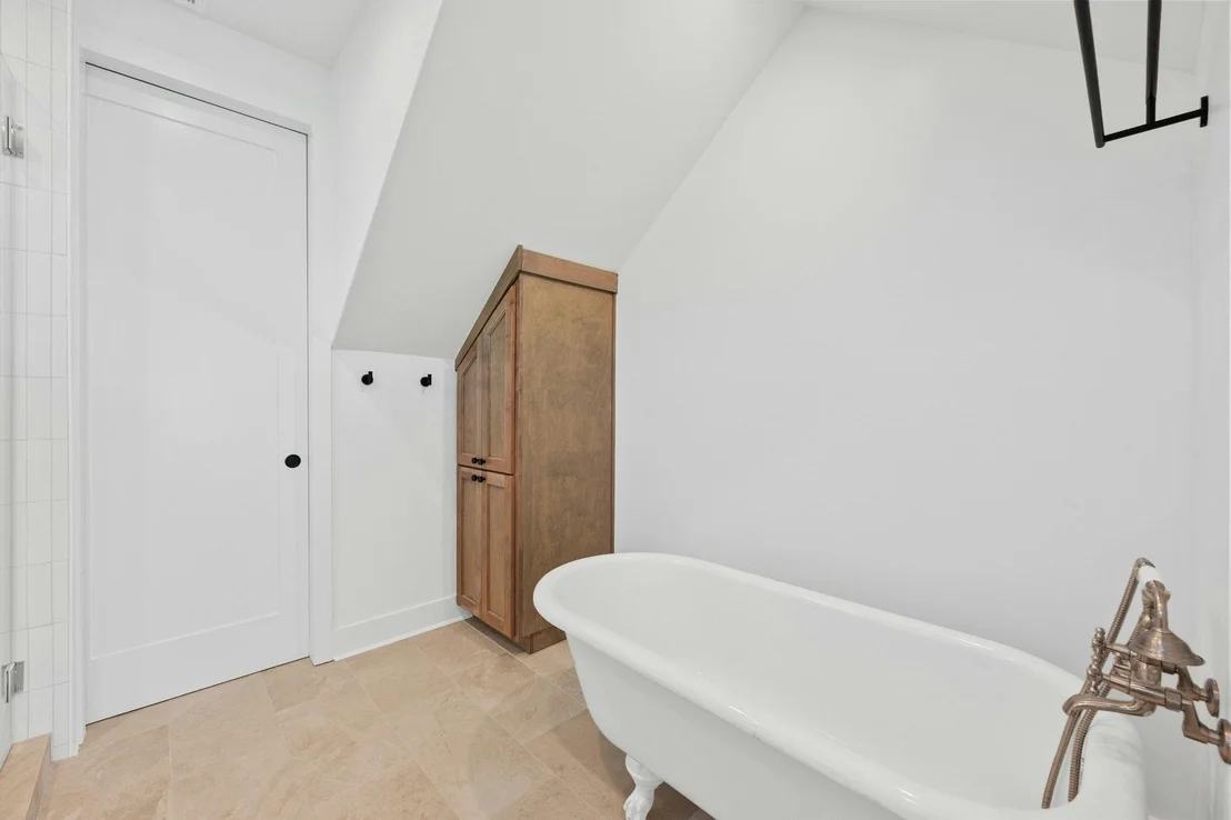 Photo of 4606 Evans Ave