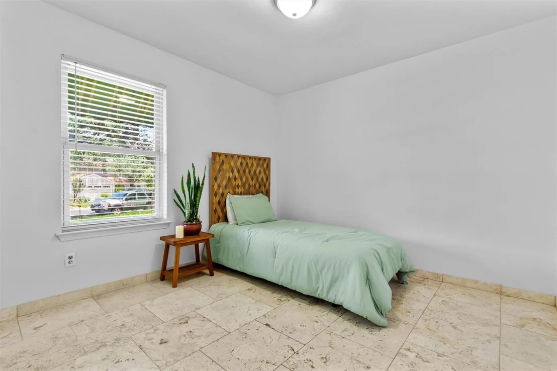 Photo of 1305 Doonesbury DR