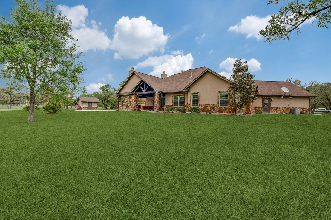 Photo of 237 County Rd 415