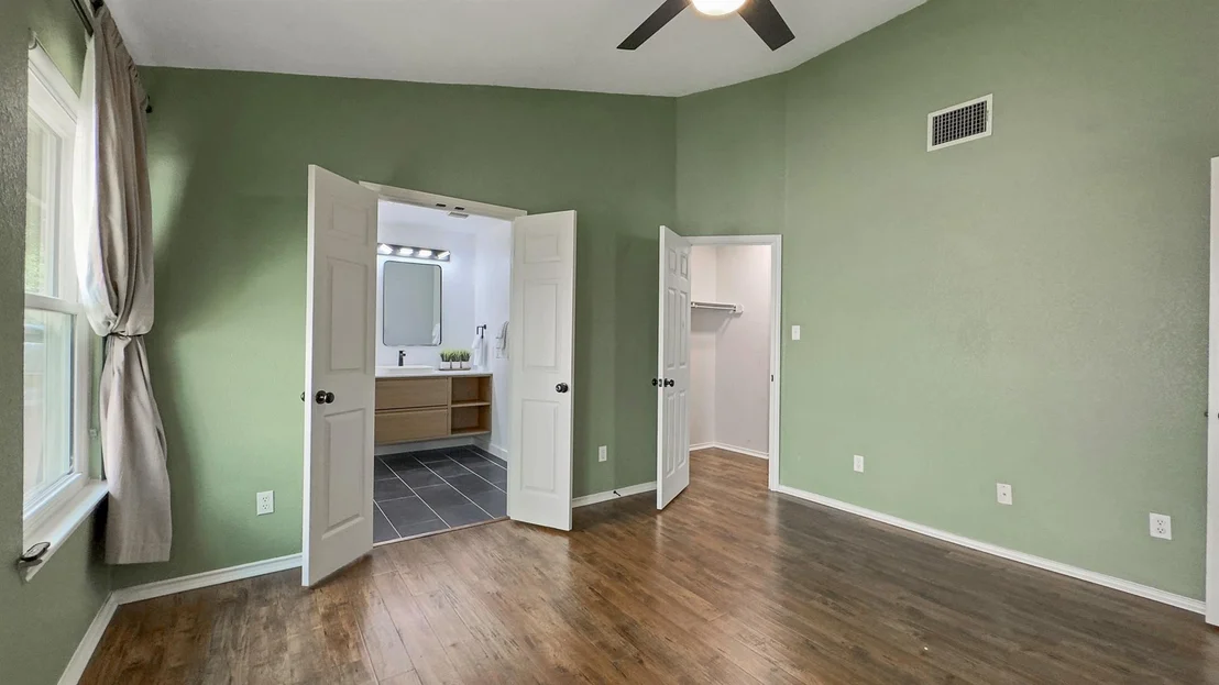 Photo of 9000 Anna ST