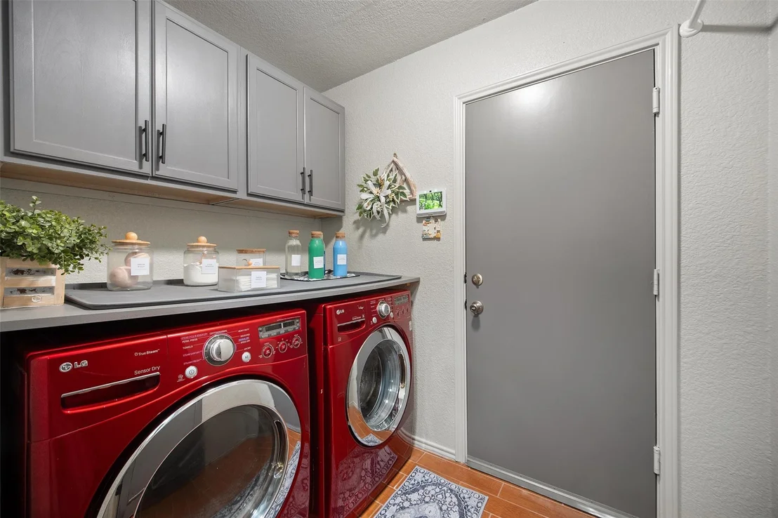 Photo of 5504 Alomar CV