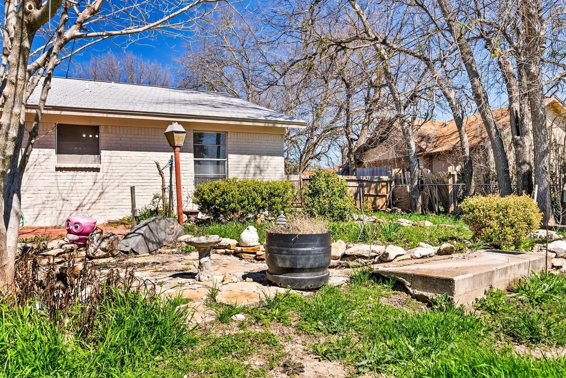 Photo of 4404 Mountain View DR