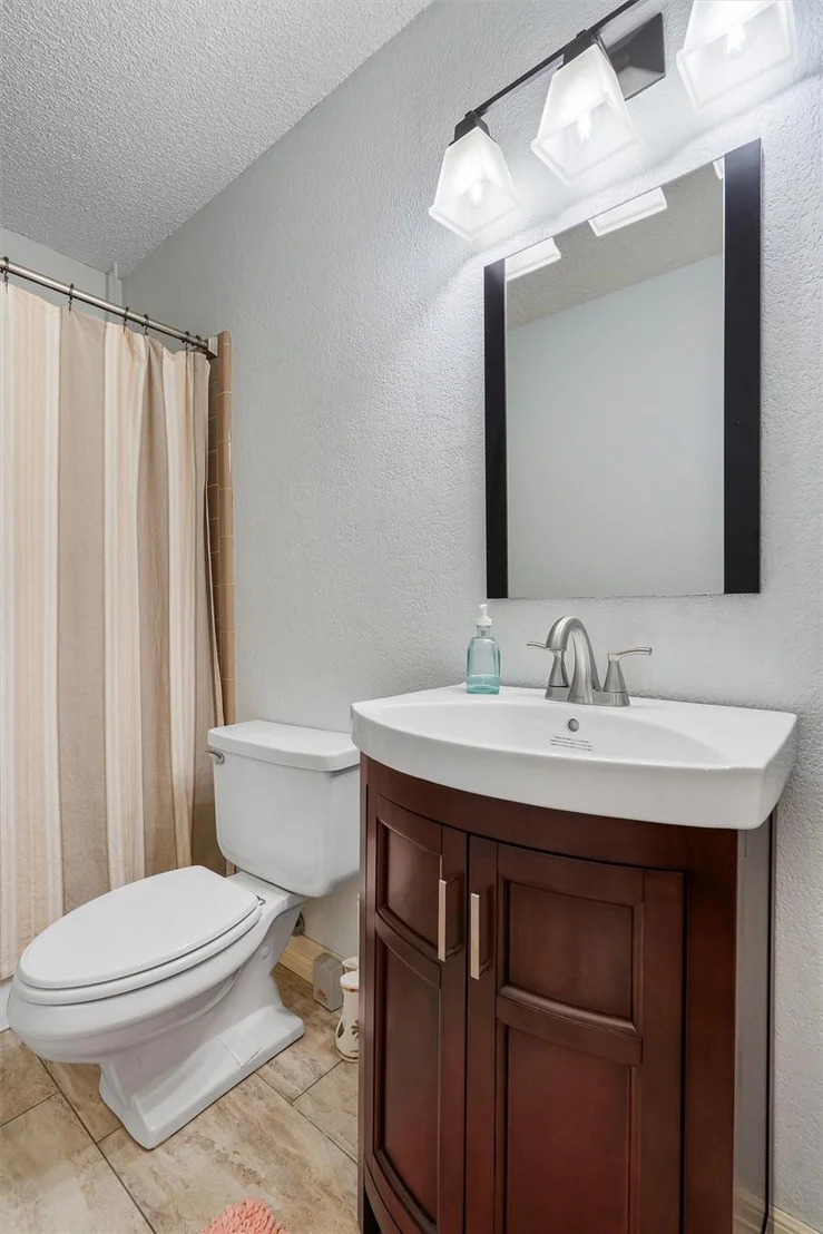 Photo of 2201 Carolyn DR