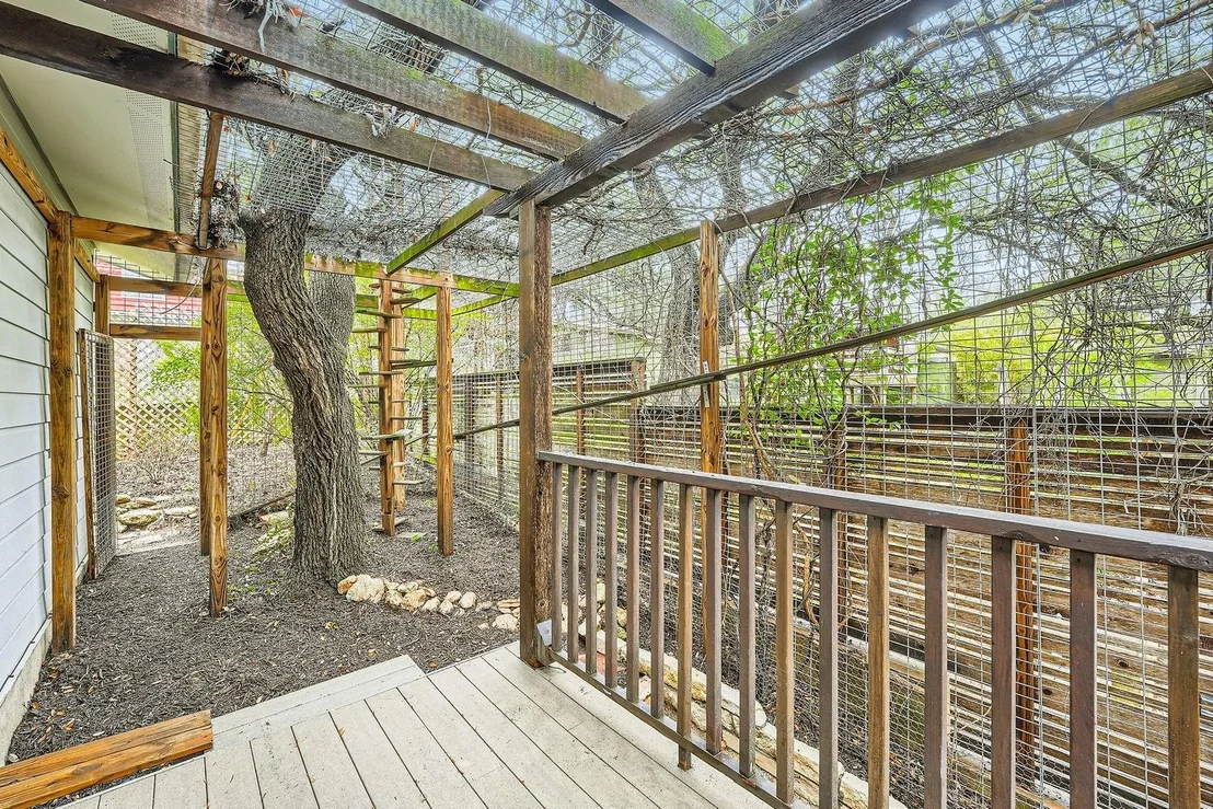 Photo of 1807 Alameda DR
