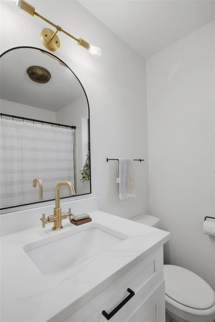 Photo of 4102 Sequoia TRL W