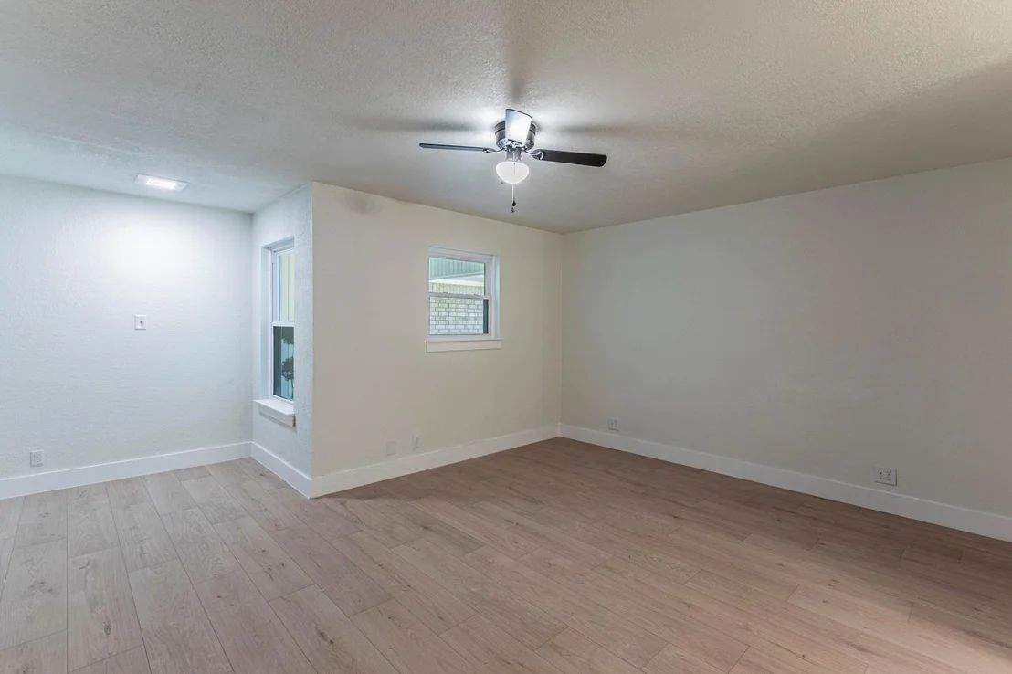 Photo of 3019 Summit DR