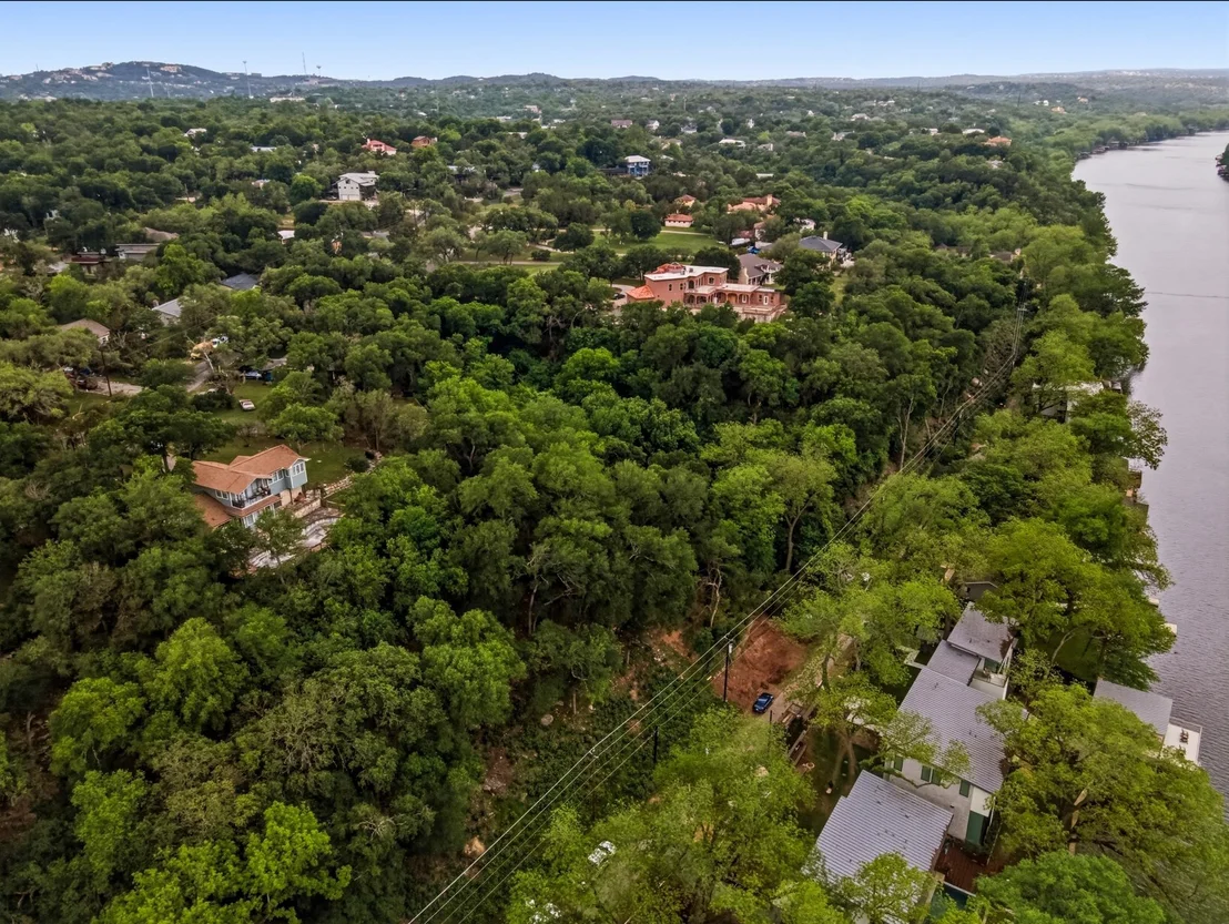 Photo of 2803 Edgewater DR