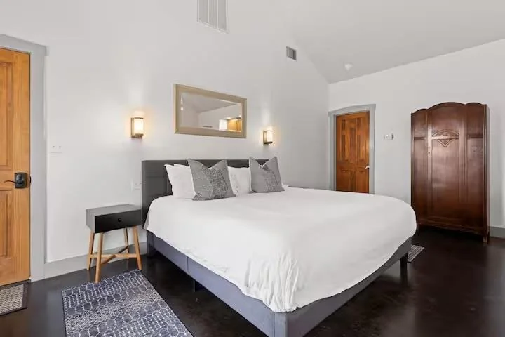 Photo of 406 Cross Mountain DR