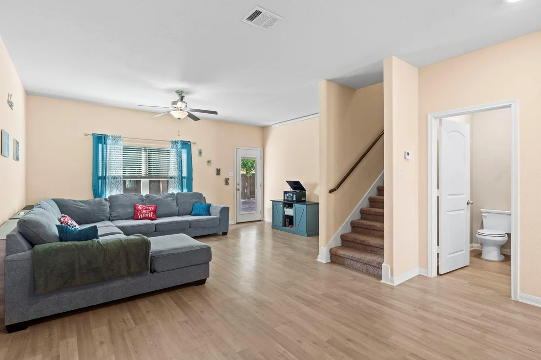 Photo of 1698 Violet LN