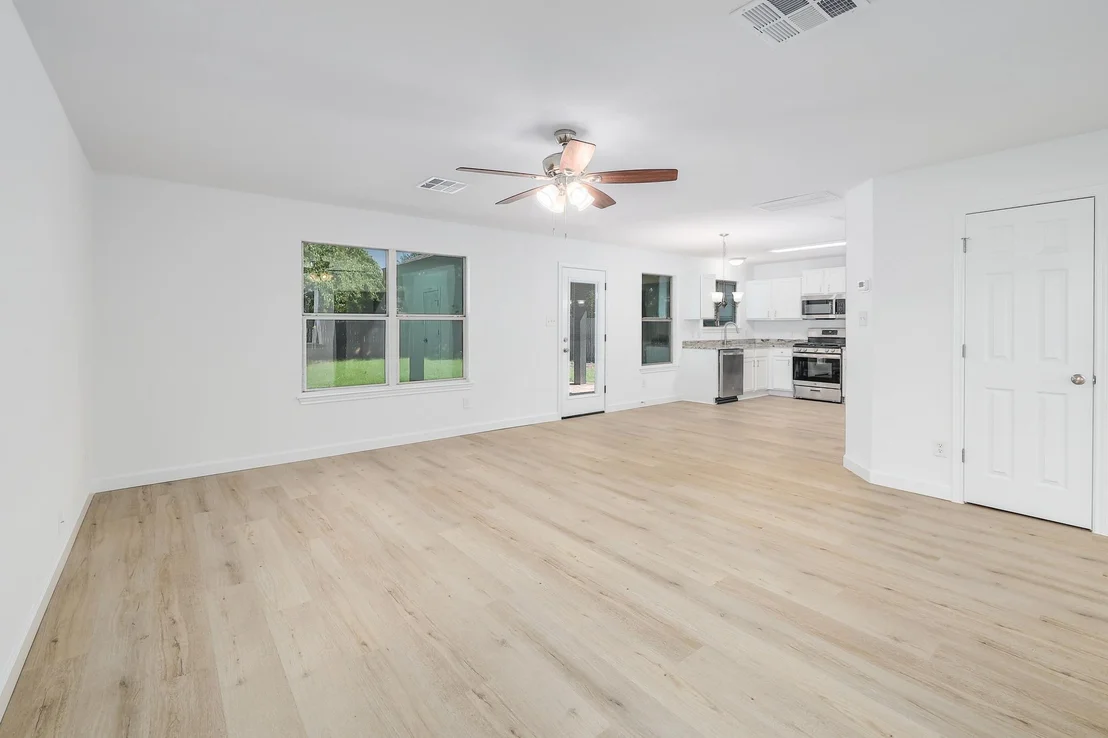 Photo of 709 LOS ROBLES RD