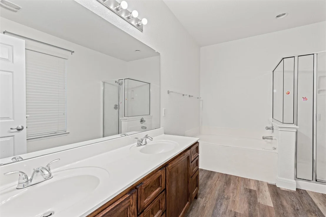 Photo of 804 Yosemite TRL