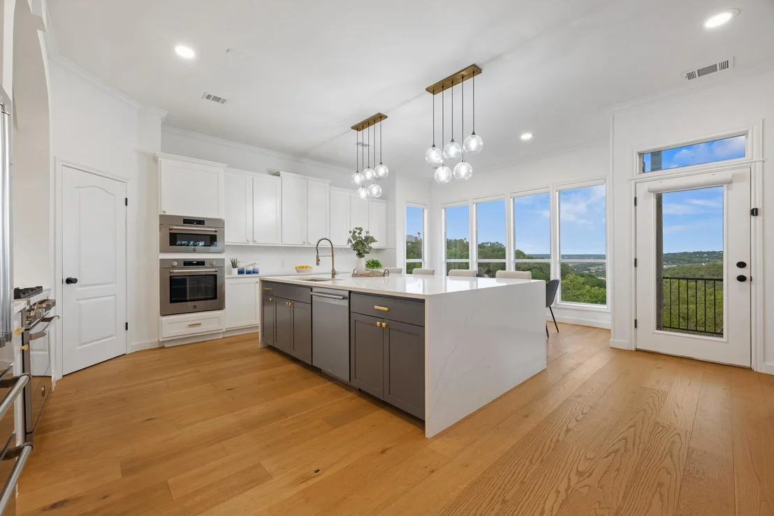Photo of 5000 Valburn CT