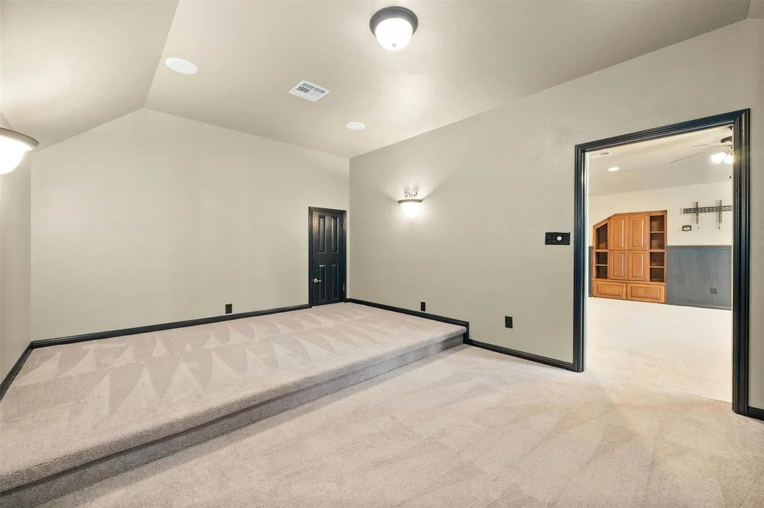 Photo of 240 Bolton DR