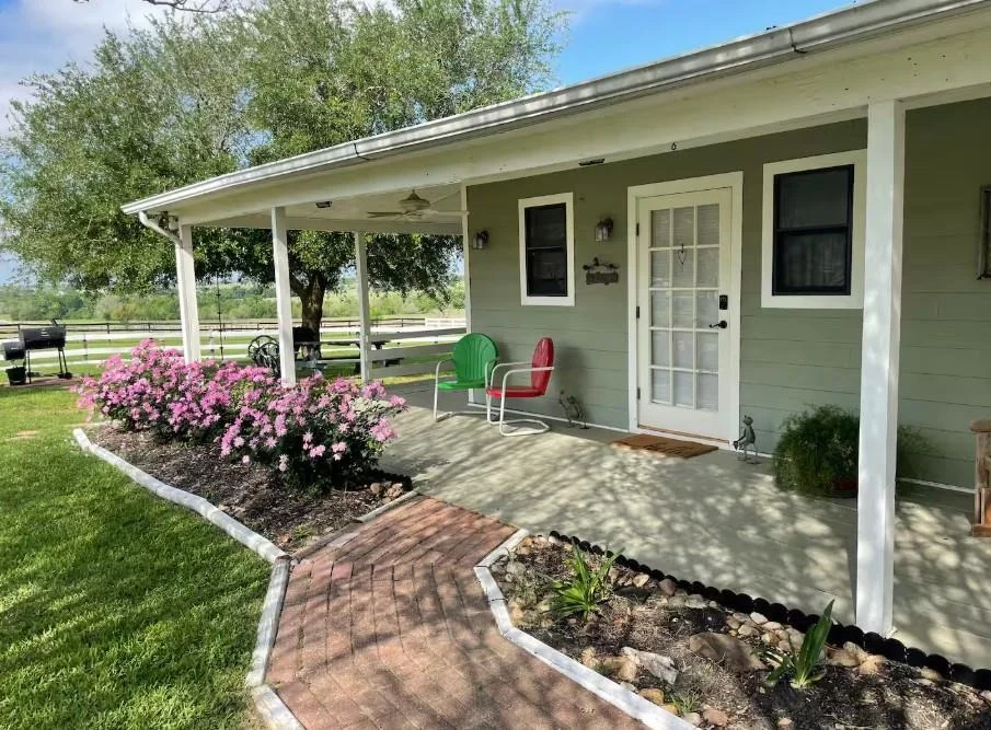 Photo of 1281 Post Oak Point RD