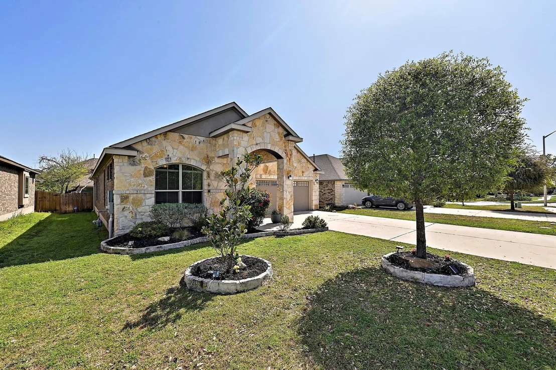 Photo of 2605 Etta May LN