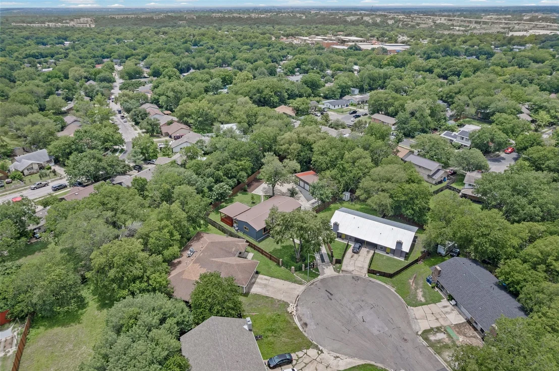 Photo of 5106 Spruce CV