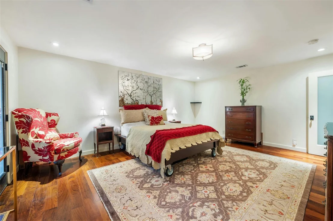 Photo of 6108 Highlandale DR