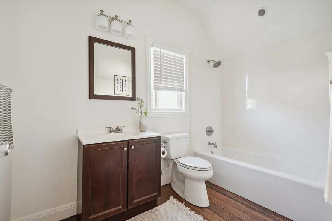 Photo of 4008 Duval ST