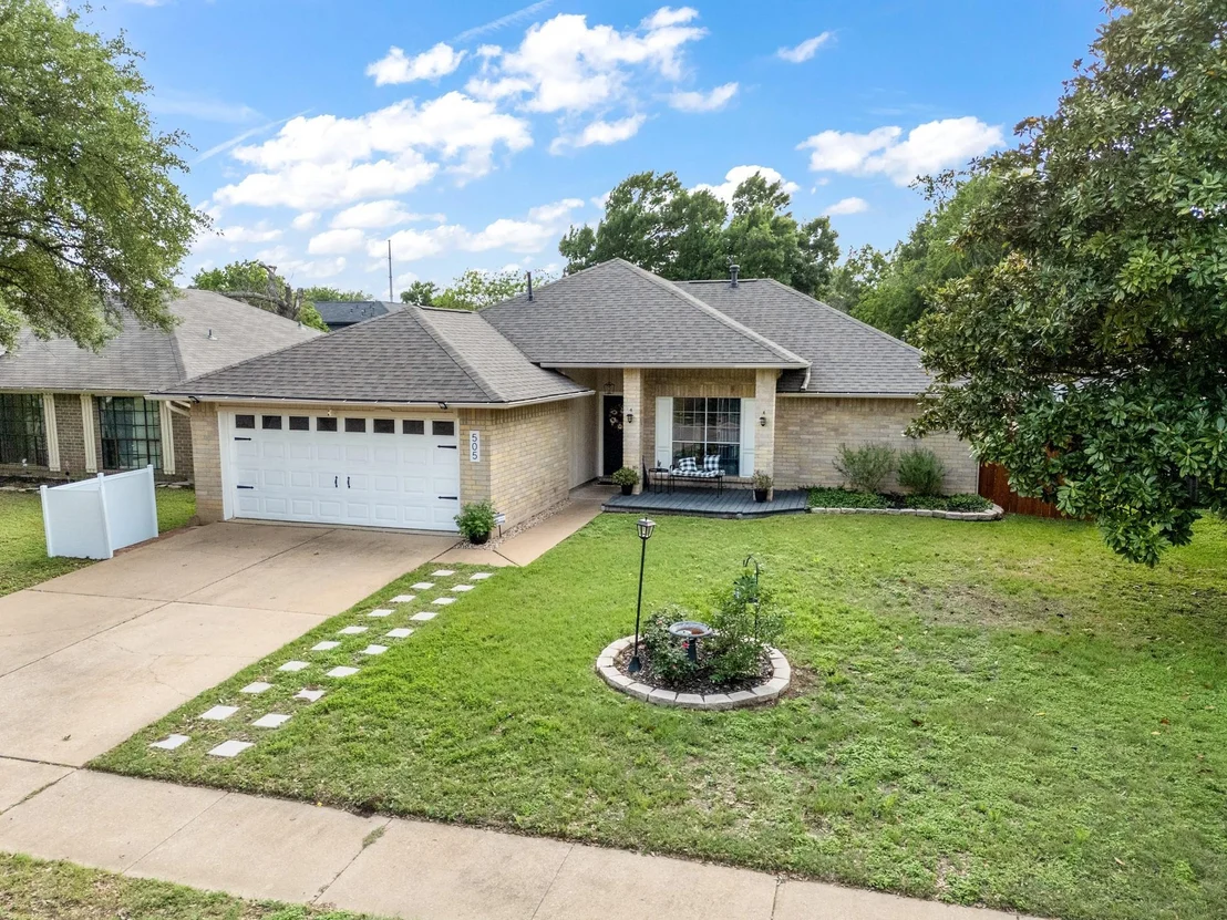 Photo of 505 Eaglecreek DR