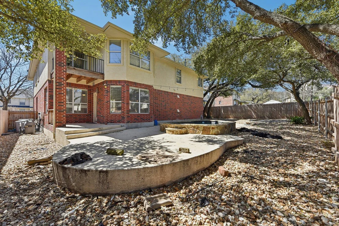 Photo of 3998 Lord Byron CIR