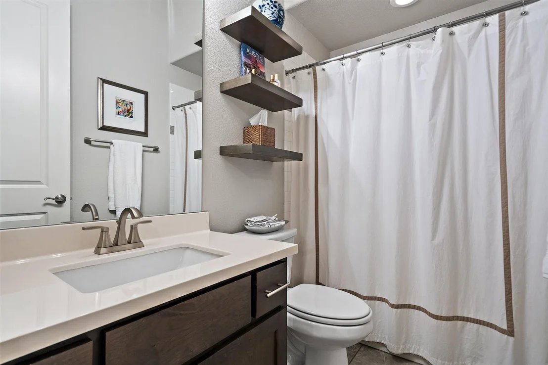 Photo of 408 Prosecco PL