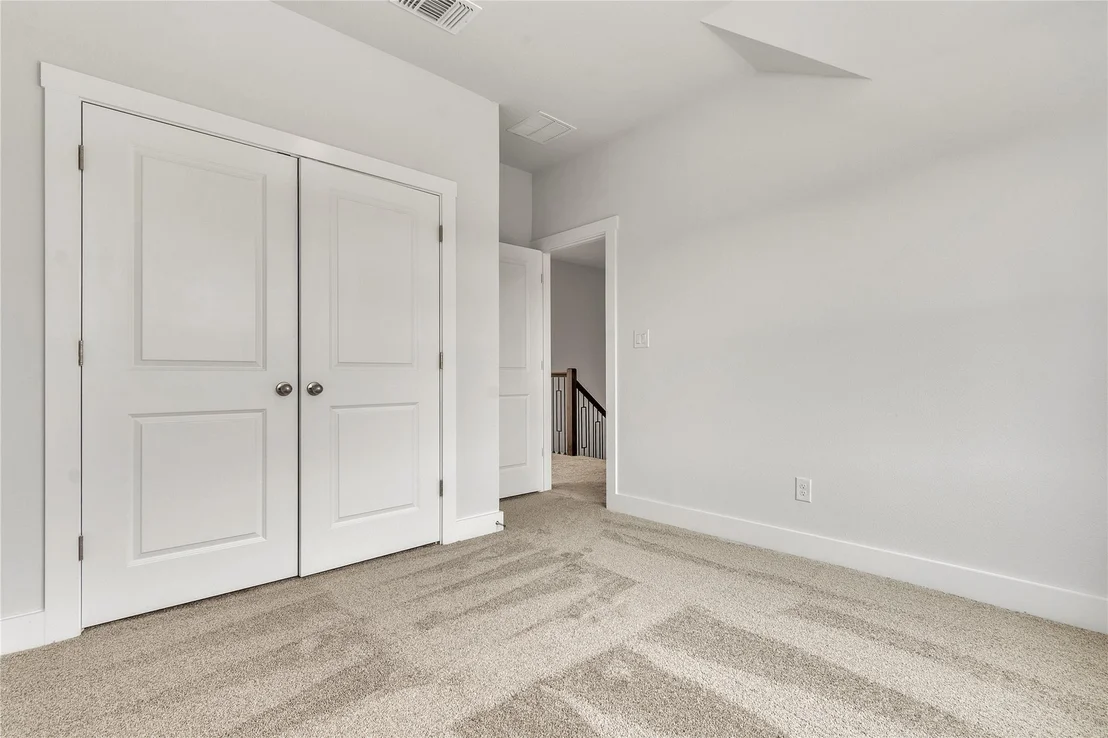 Photo of 8516 Red Bottle Brush RD