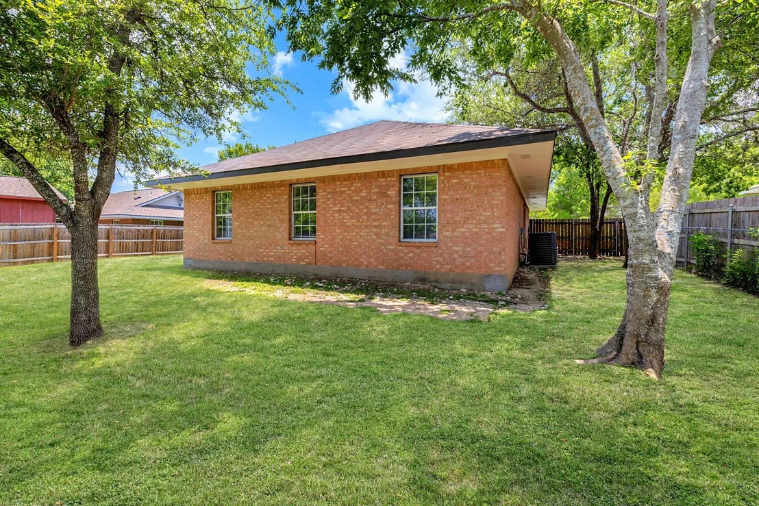 Photo of 837 Eagles WAY