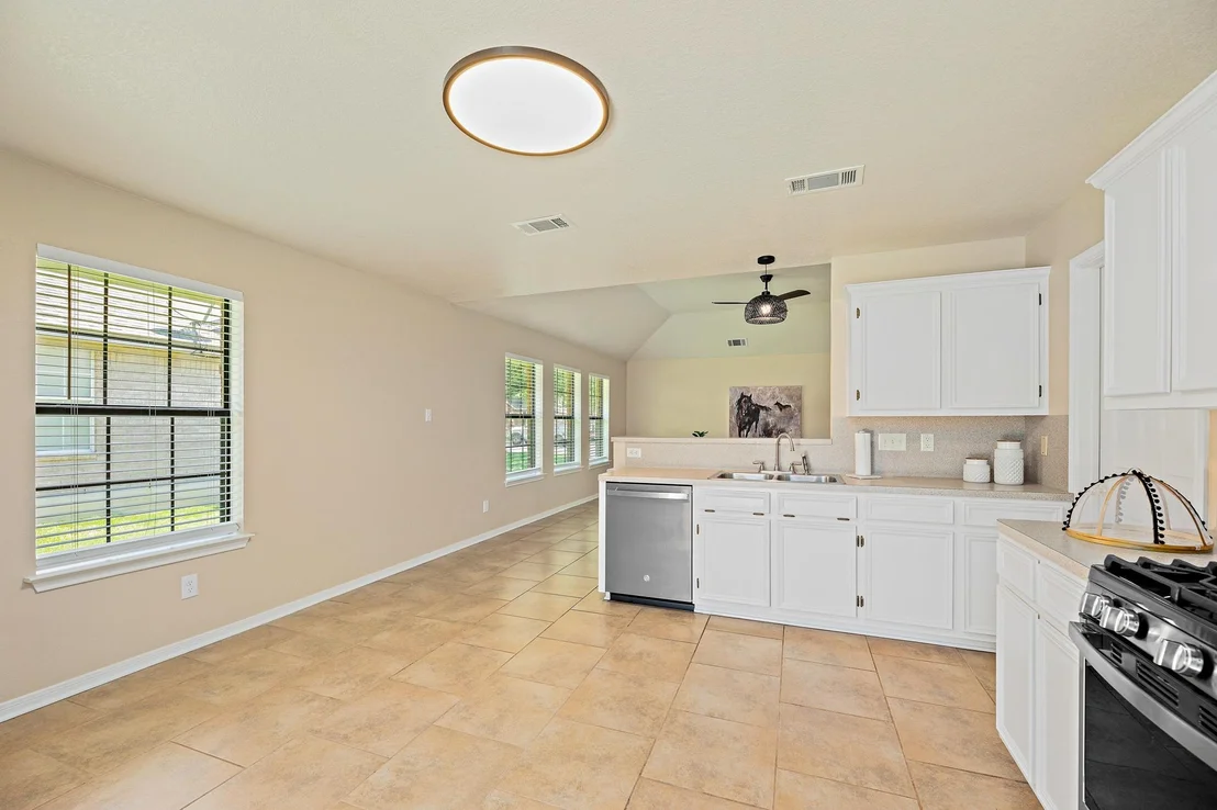 Photo of 111 Stephen LN
