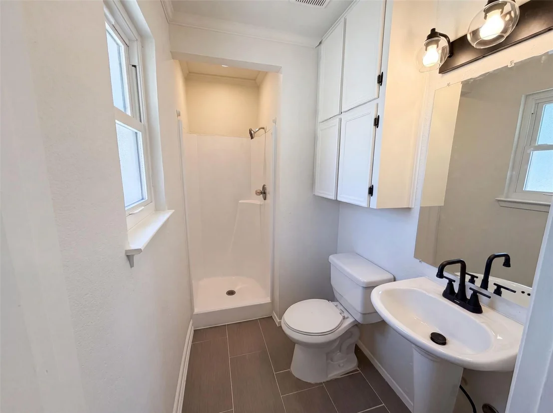 Photo of 501 E Central DR