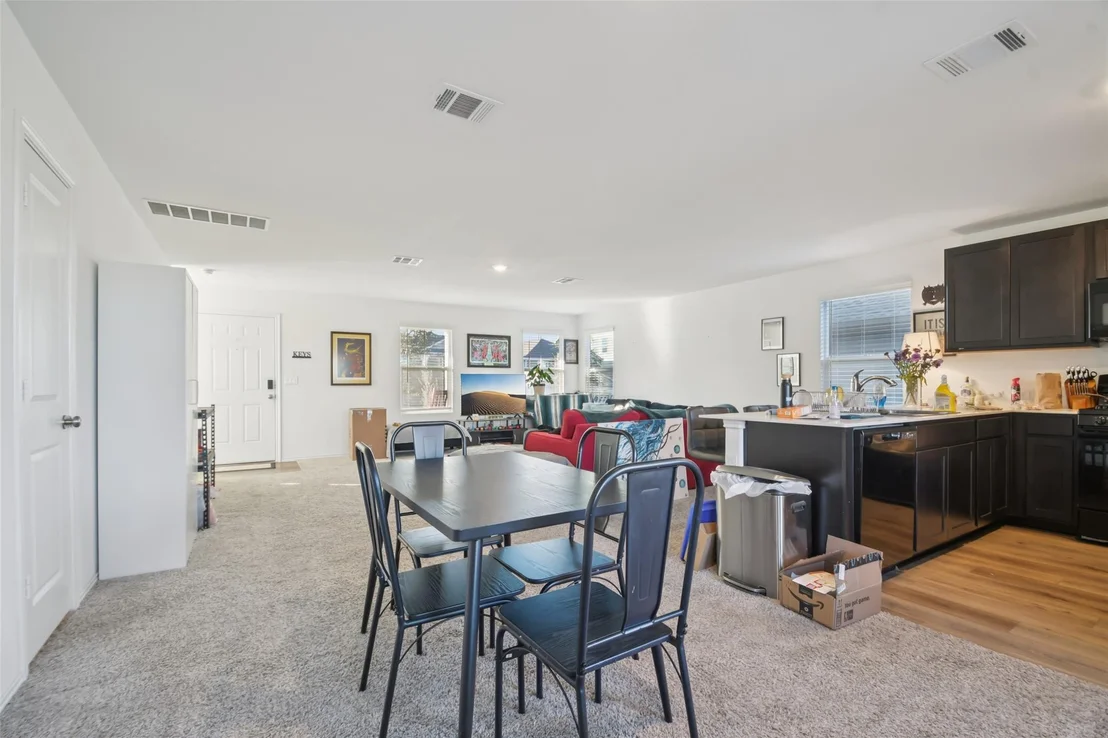 Photo of 857 Powell ST
