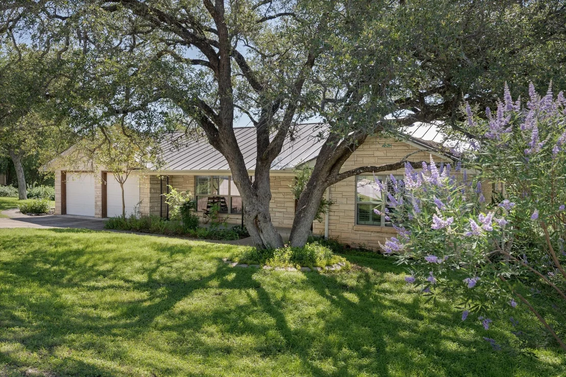 Photo of 401 Crestview DR