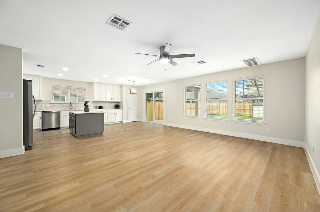Photo of 912 Yellowstone DR