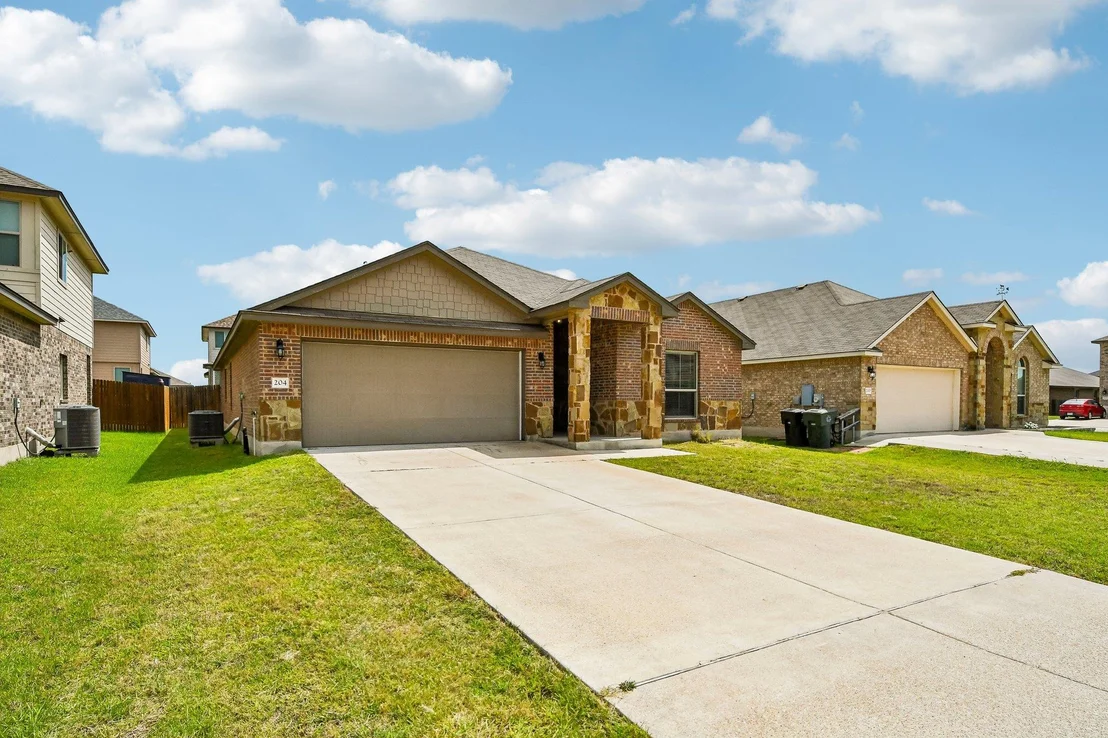 Photo of 204 Bainbridge DR