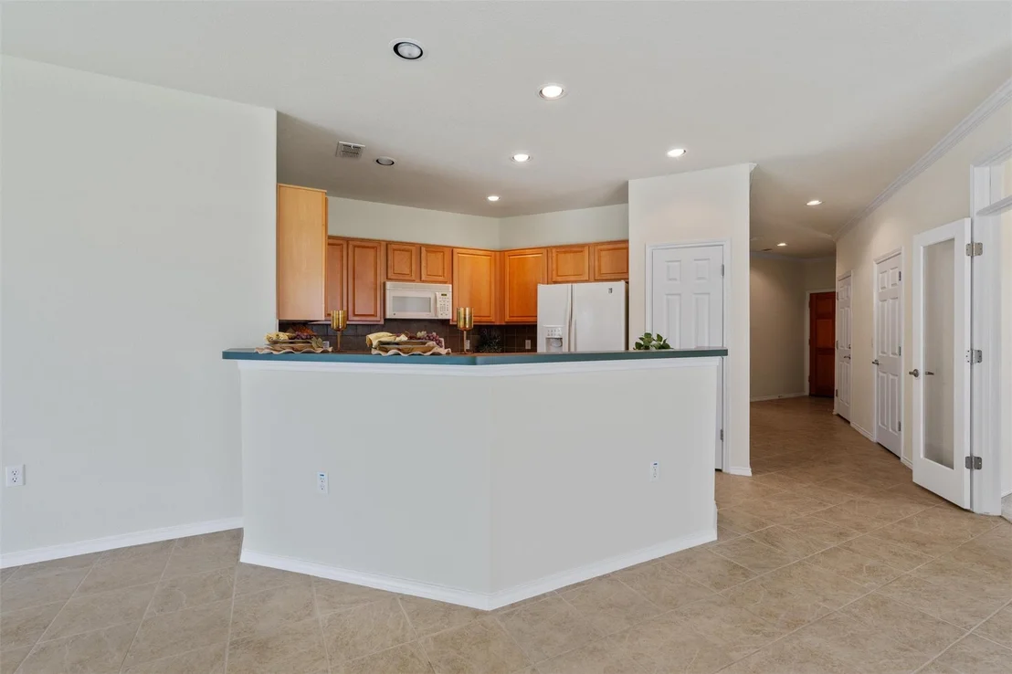 Photo of 215 Crockett LOOP