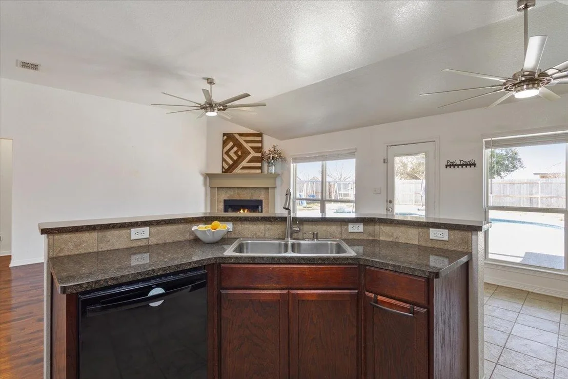 Photo of 5128 Duke DR