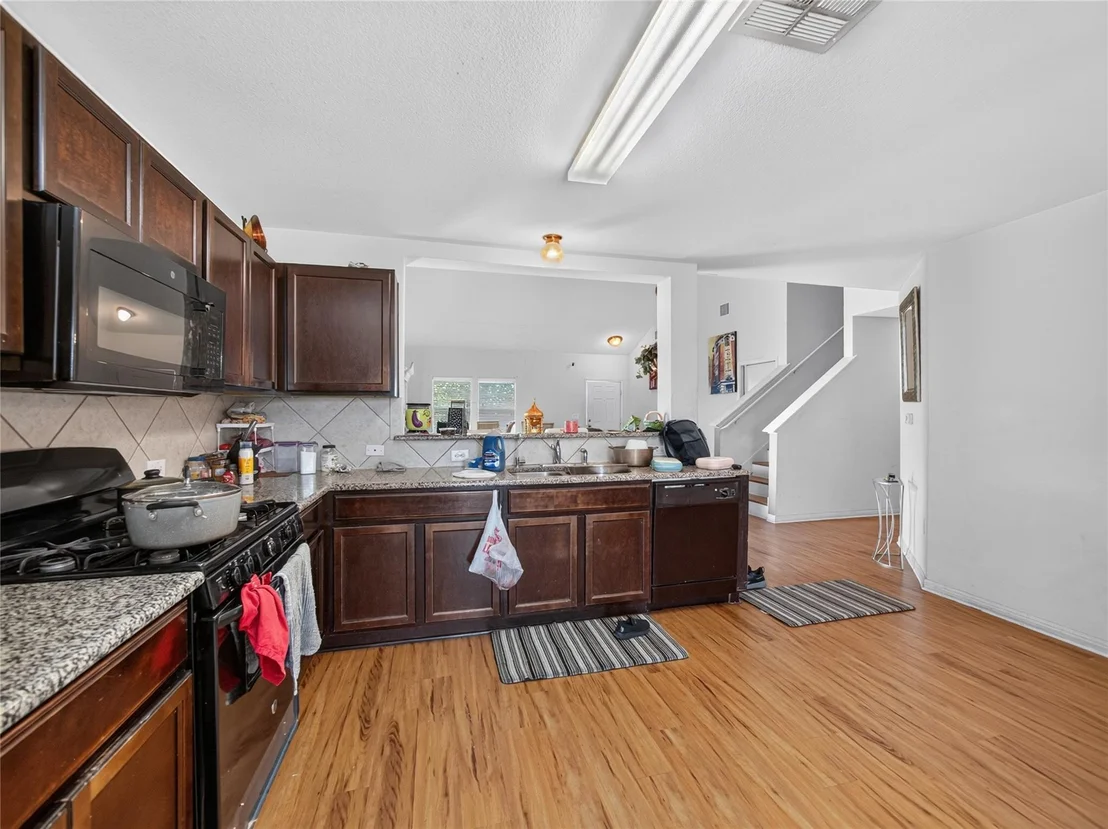 Photo of 417 Foxglove DR