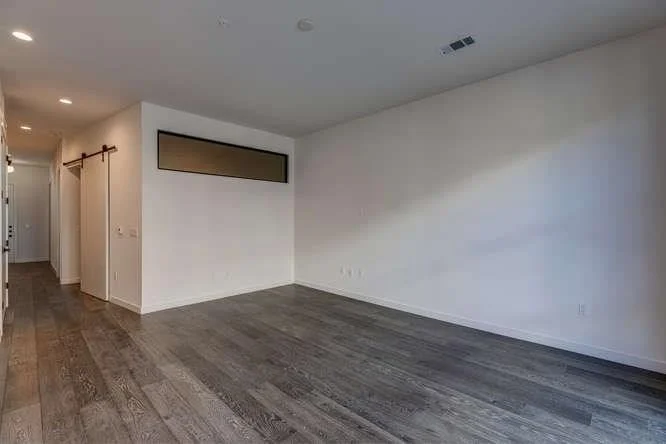 Photo of Unit 116 at 800 Embassy DR